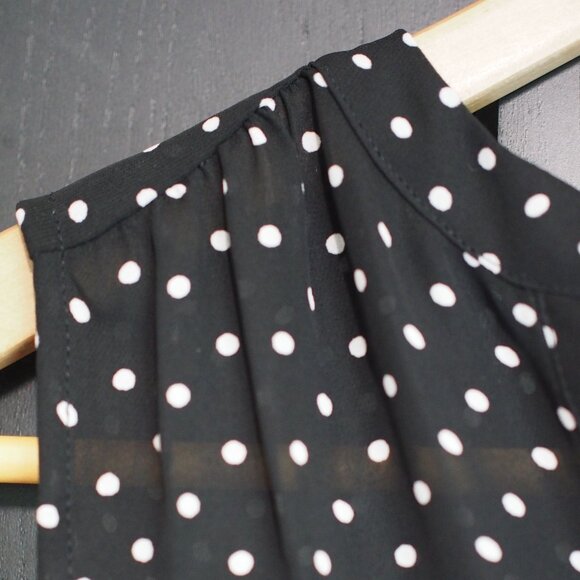 Banana Republic | Sleeveless Polka Dot Blouse - Picture 2 of 5